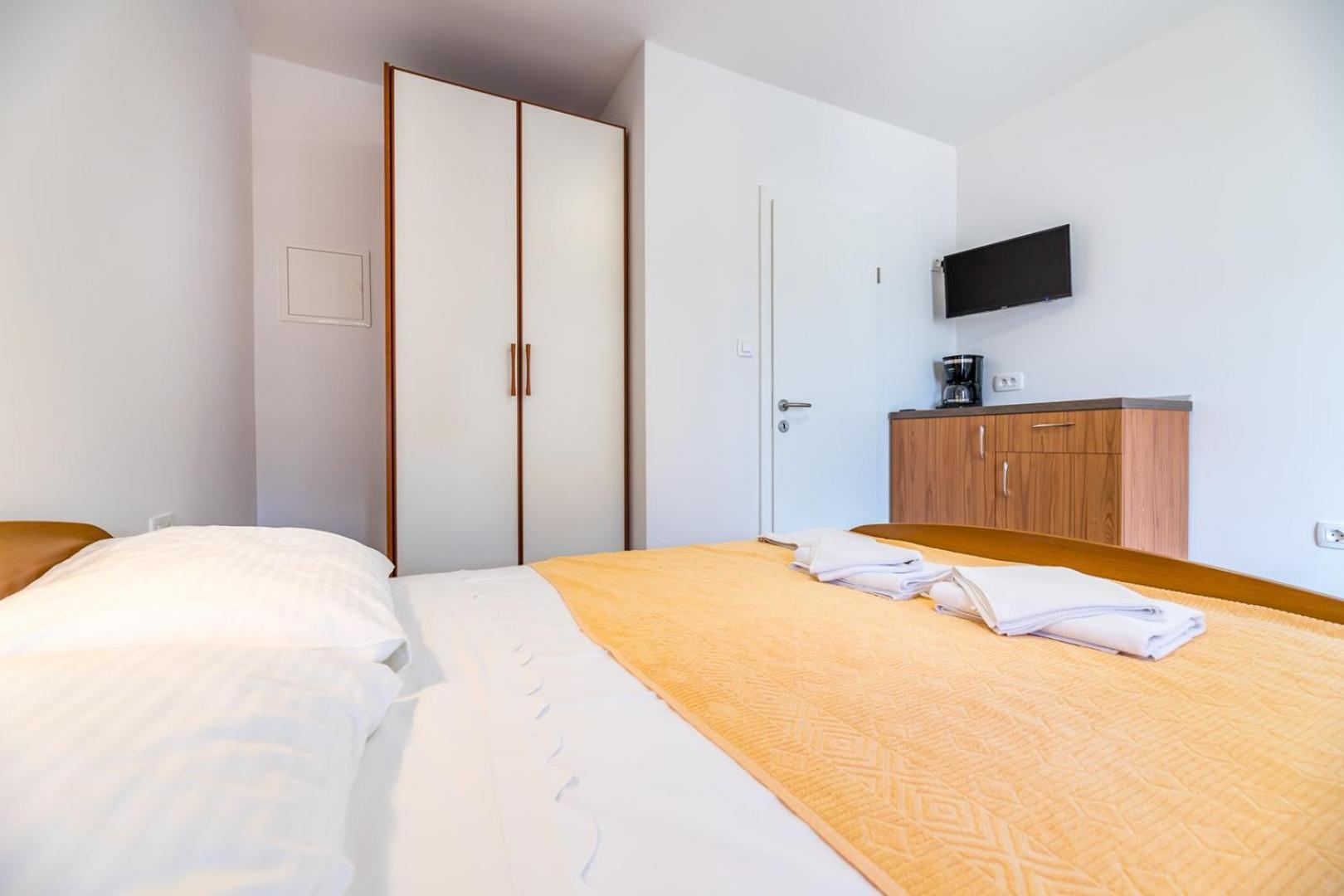 Apartments & Rooms Dekanic Baška Extérieur photo